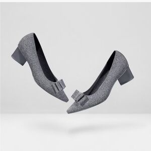 Vivaia Titli Sustainable Pointed Toe Low Heel Retro Bow Accent Size 38.5